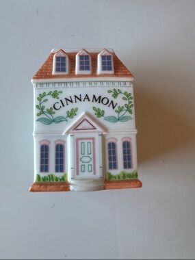 Lenox Spice Village - Cinnamon